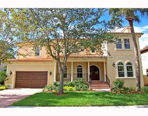 427 S ROYAL POINCIANA DRIVE TAMPA, FL 33629