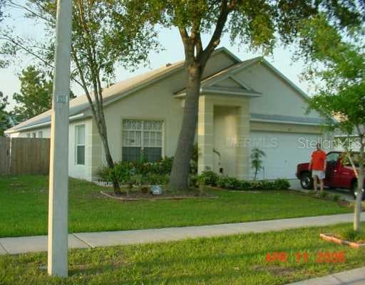 422 HENDERSON AVENUE SEFFNER, FL 33584