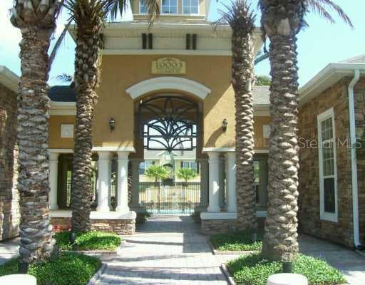 2402 Courtney Meadows COURT UNIT 301 Tampa, FL 33619