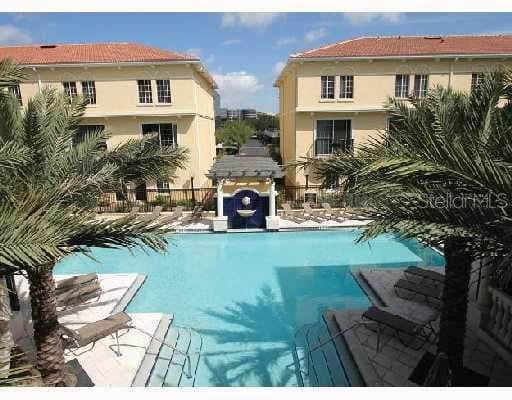 141 HAMPTON BEACH PLACE UNIT -- Tampa, FL 33609