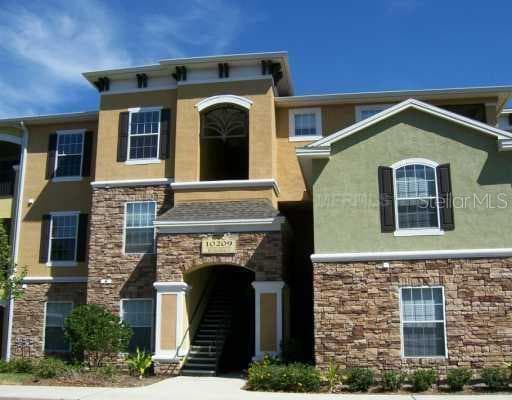 2402 COURTNEY MEADOWS COURT UNIT 104 Tampa, FL 33619