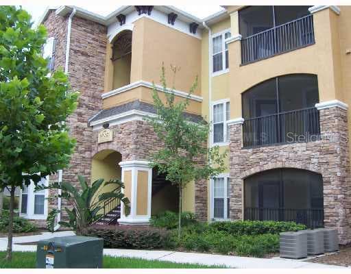 10021 COURTNEY PALMS BOULEVARD UNIT 302 TAMPA, FL 33619
