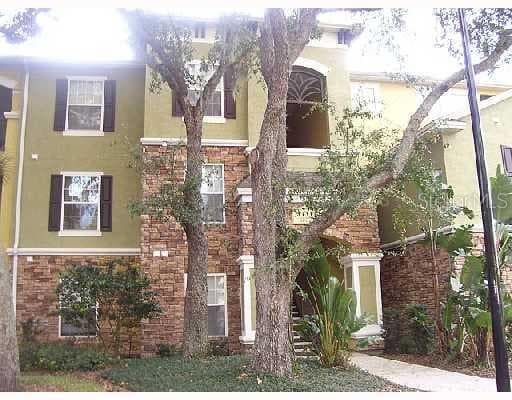 10103 COURTNEY PALMS DRIVE UNIT 204 Tampa, FL 33619