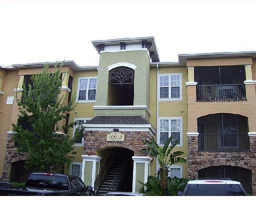 10019 COURTNEY PALMS DRIVE UNIT 304 Tampa, FL 33619