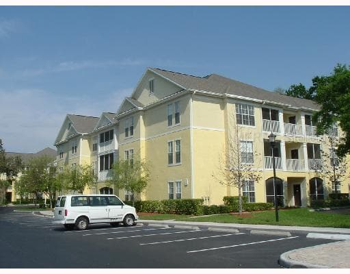 1203 HIGH HAMMOCK DRIVE UNIT 304 TAMPA, FL 33619