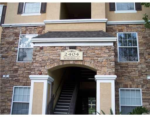 2402 COURTNEY MEADOWS COURT UNIT 303 TAMPA, FL 33619