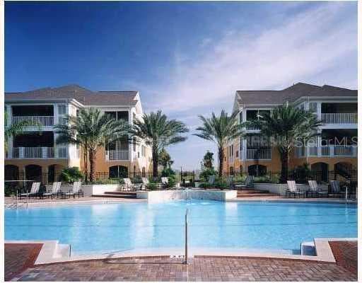 9301 CRESCENT LOOP CIRCLE UNIT 104 TAMPA, FL 33619