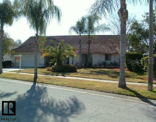 594 Waterford CIRCLE