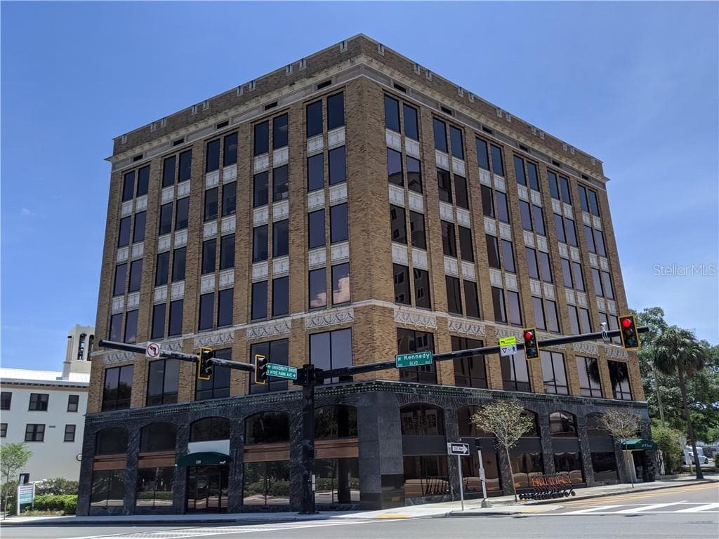 320 W KENNEDY BOULEVARD TAMPA, FL 33606