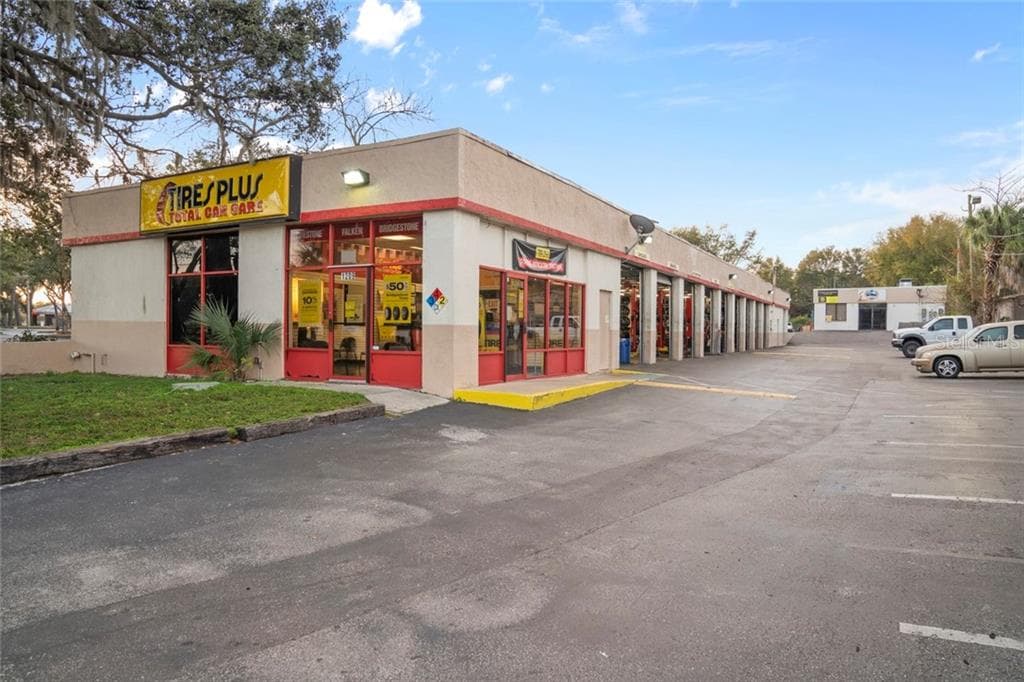 1209 W BRANDON BOULEVARD BRANDON, FL 33511