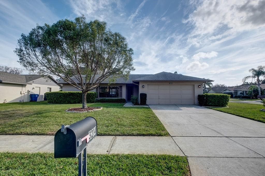 3214 OAKWOOD PLACE TARPON SPRINGS, FL 34688
