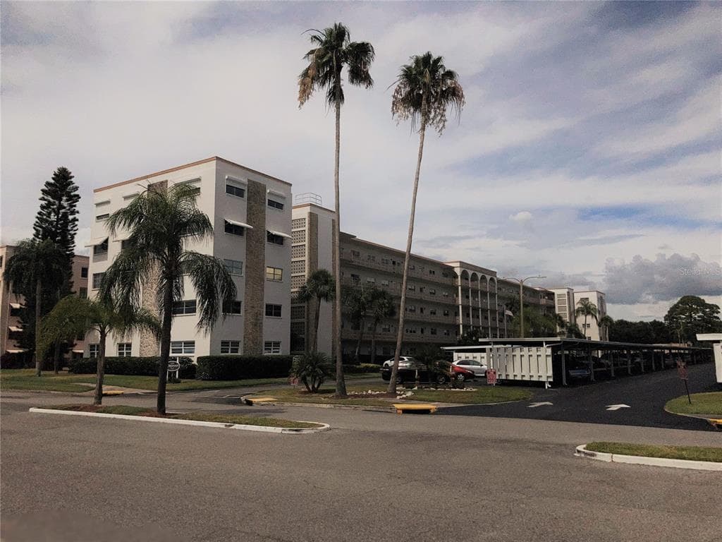 5603 80TH STREET N UNIT 209 ST PETERSBURG, FL 33709