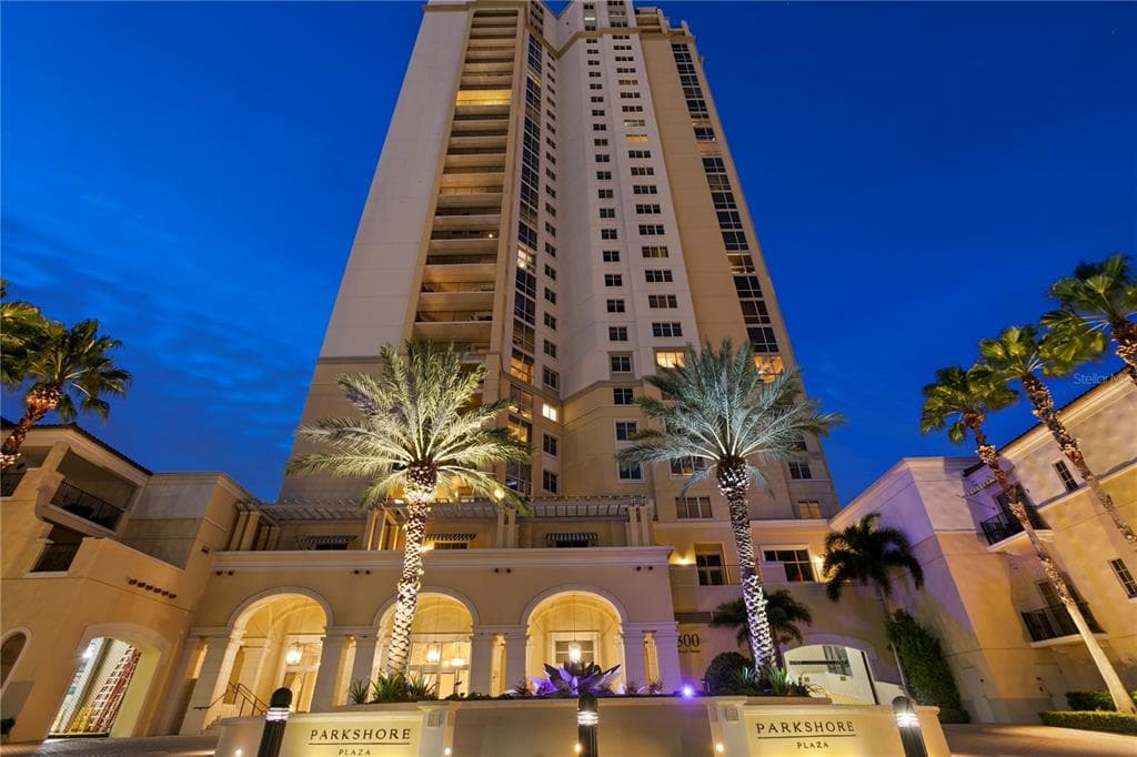 300 BEACH DRIVE NE UNIT 504