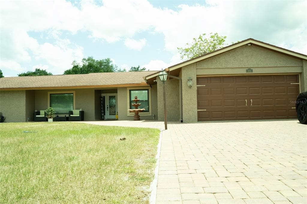 502 WARREN ROAD LUTZ, FL 33548