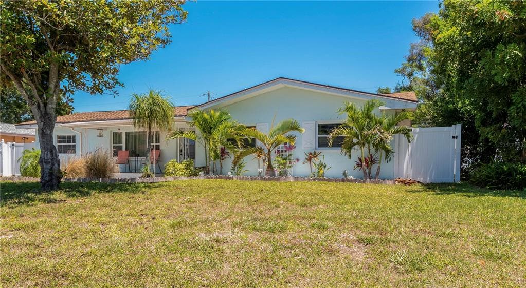 17 N MAYWOOD AVENUE CLEARWATER, FL 33765