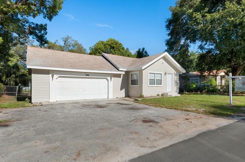 8512 N OTIS AVENUE TAMPA, FL 33604