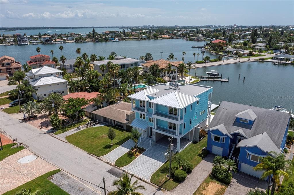 843 BAY POINT DRIVE MADEIRA BEACH, FL 33708