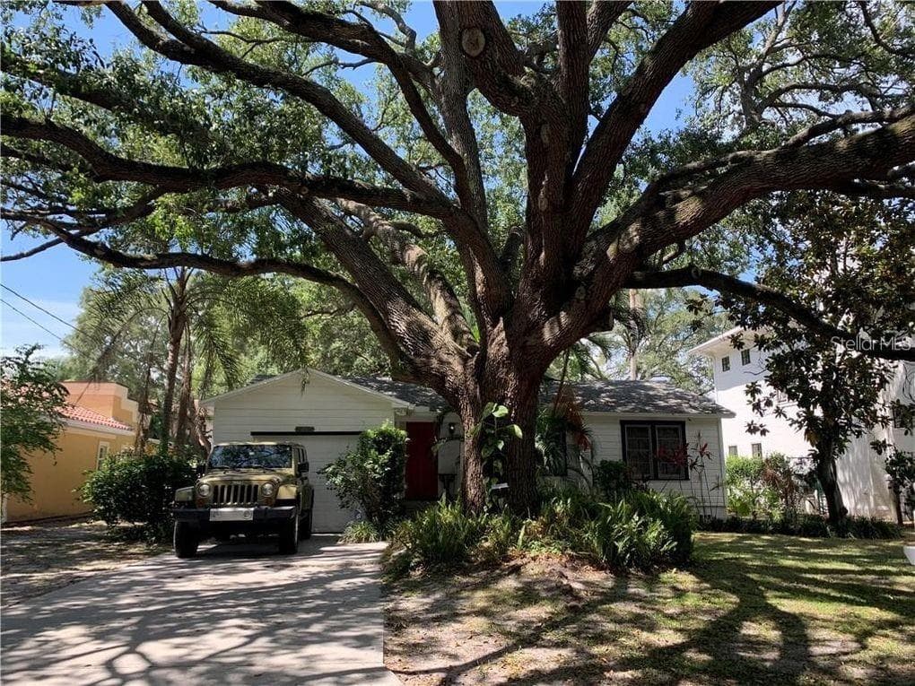 3213 W FAIR OAKS AVENUE TAMPA, FL 33611