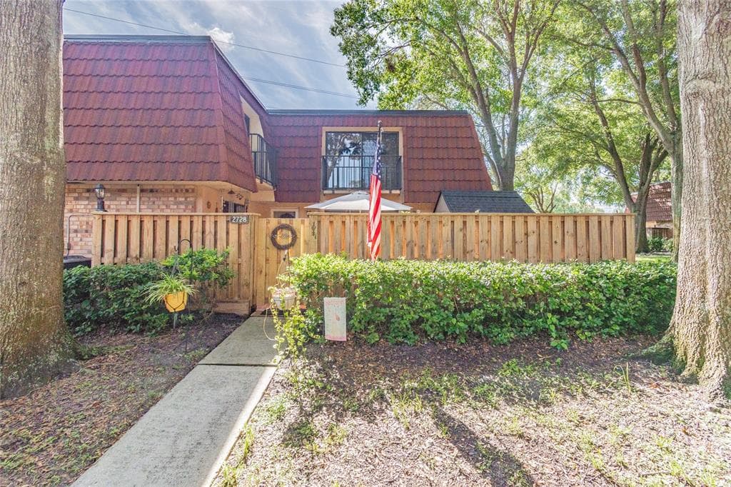 2728 11TH COURT