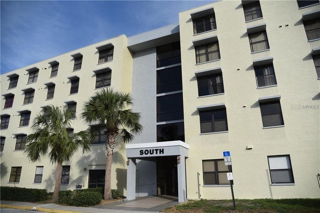 701 S MADISON AVENUE UNIT 302 CLEARWATER, FL 33756