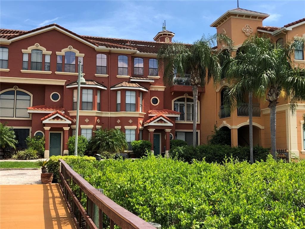 2765 VIA CIPRIANI UNIT 1215A CLEARWATER, FL 33764