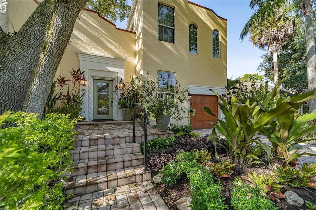 4616 W BEACH PARK DRIVE