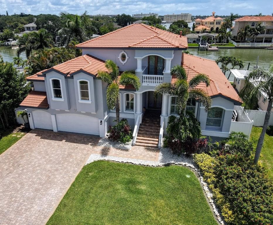 19 WINSTON DRIVE