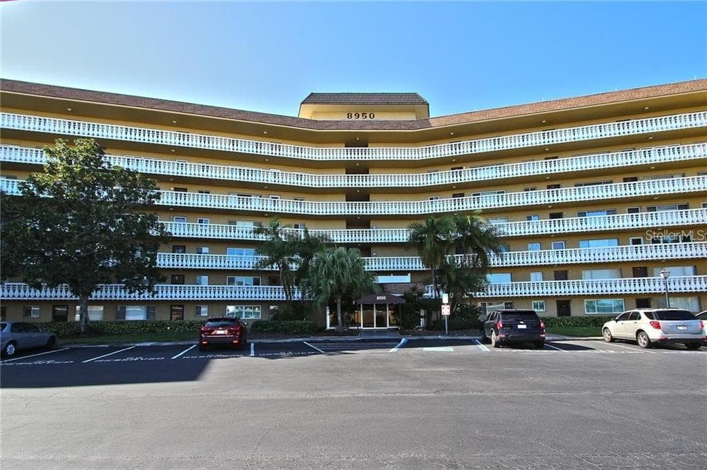 8950 PARK BOULEVARD UNIT 205 LARGO, FL 33777