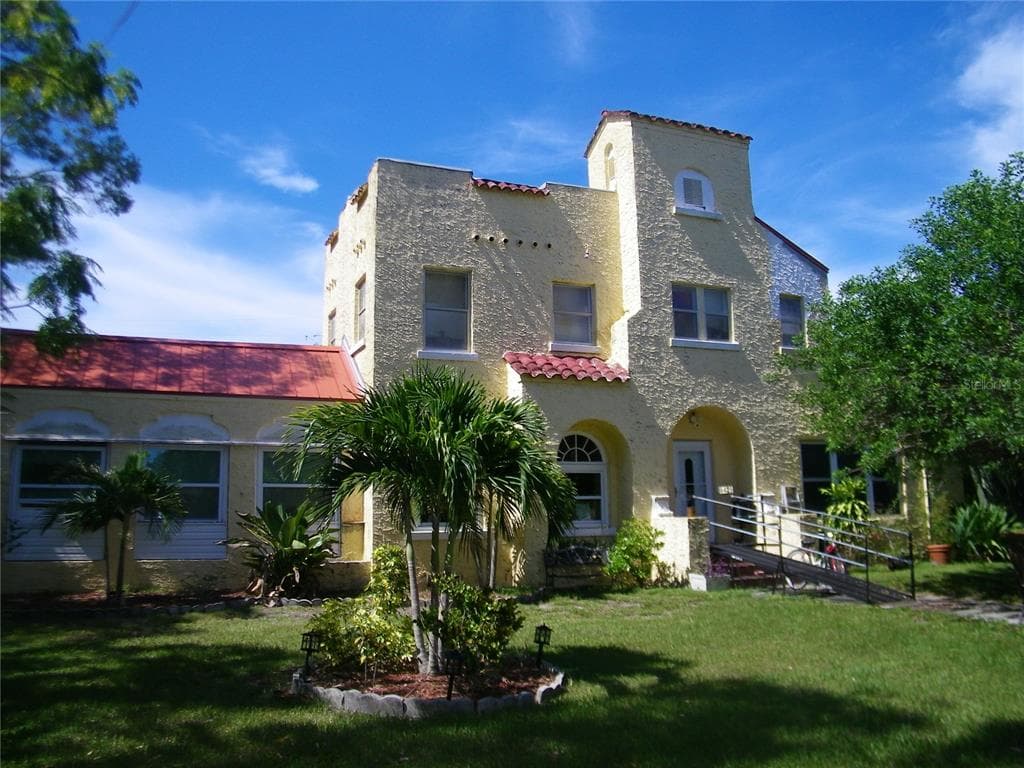 6425 EMERSON AVENUE S ST PETERSBURG, FL 33707