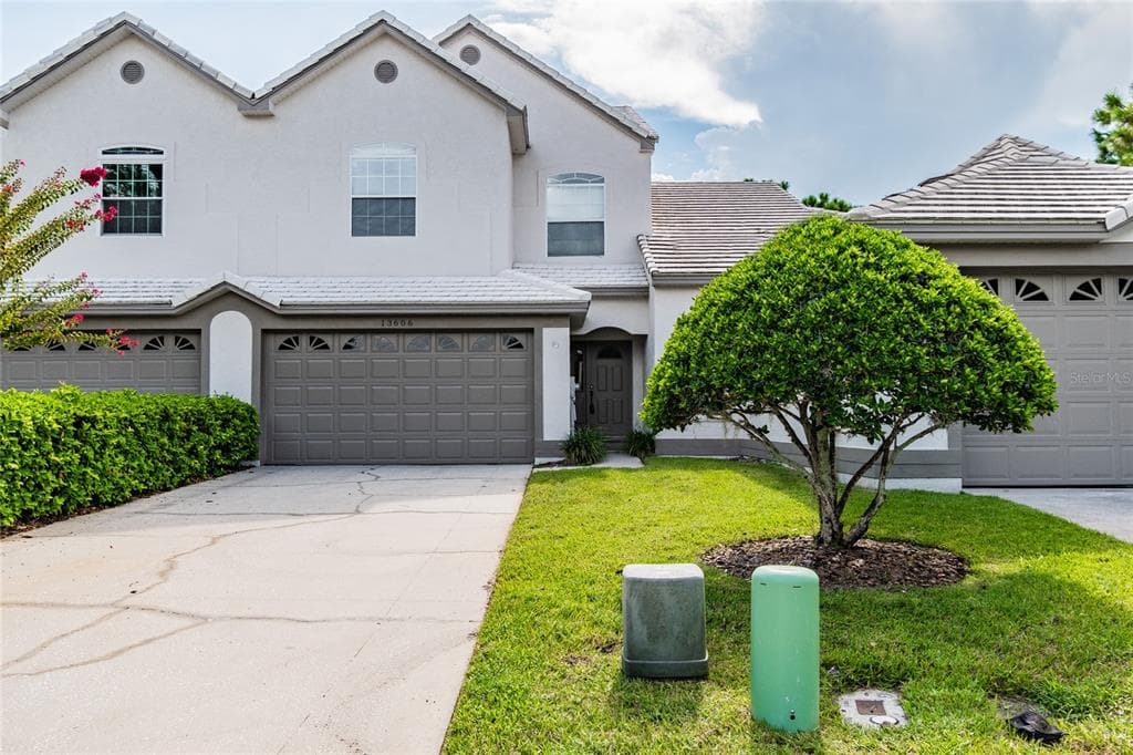 13606 EAGLES WALK DRIVE