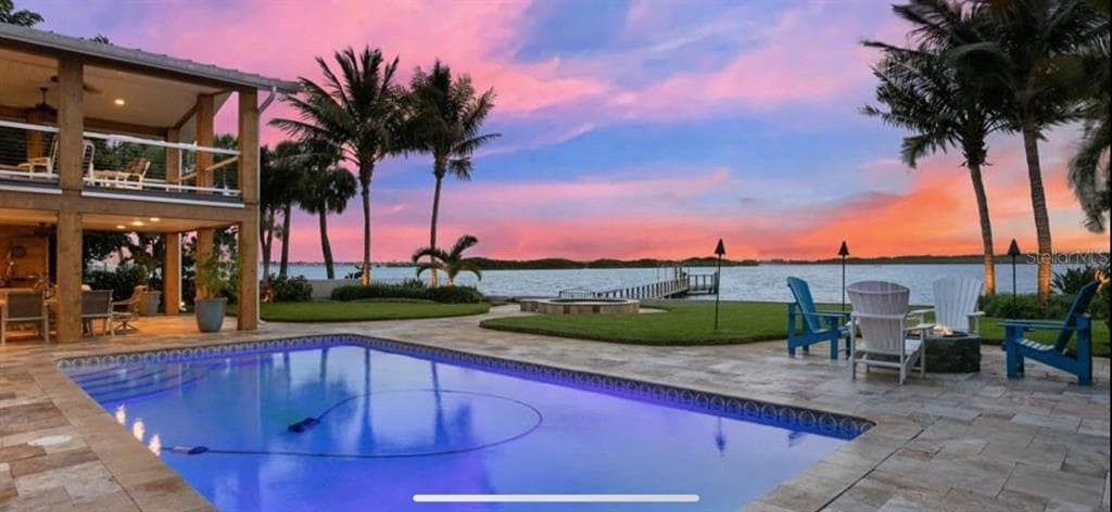 8488 35TH AVENUE N ST PETERSBURG, FL 33710
