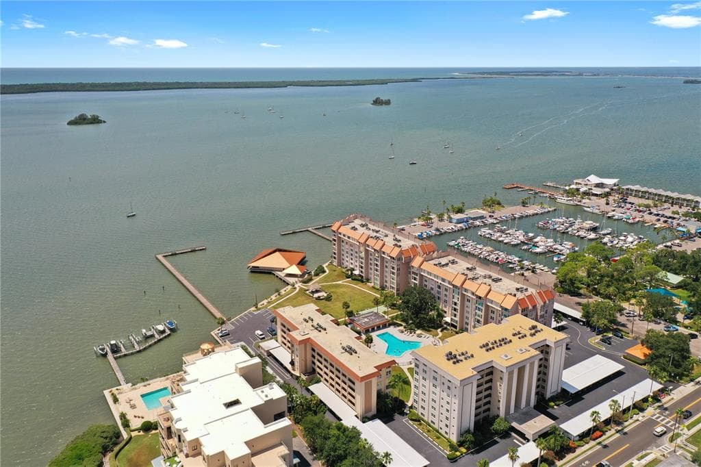 632 EDGEWATER DRIVE UNIT 639
