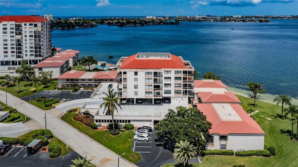 6211 SUN BOULEVARD UNIT 101 ST PETERSBURG, FL 33715