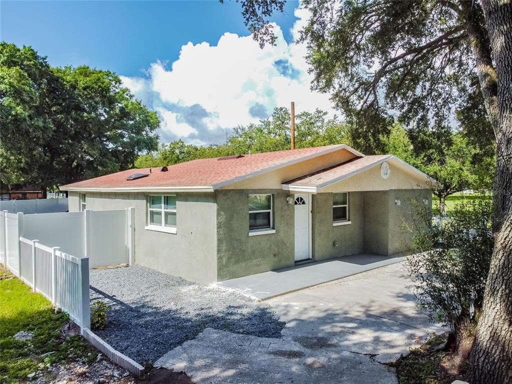 3201 E DIANA STREET TAMPA, FL 33610