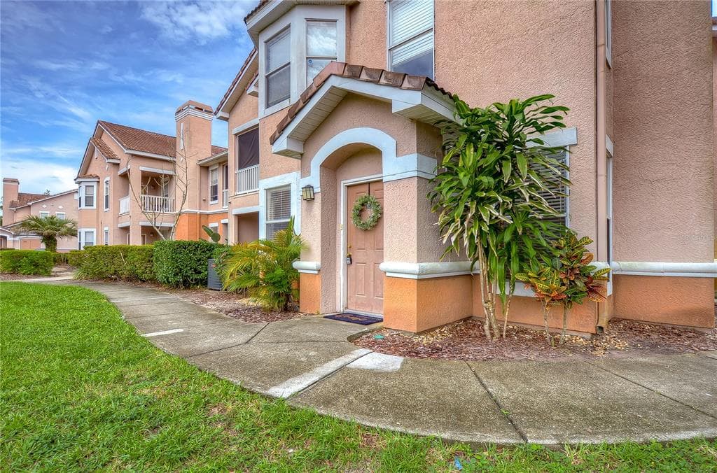 10545 VILLA VIEW CIRCLE