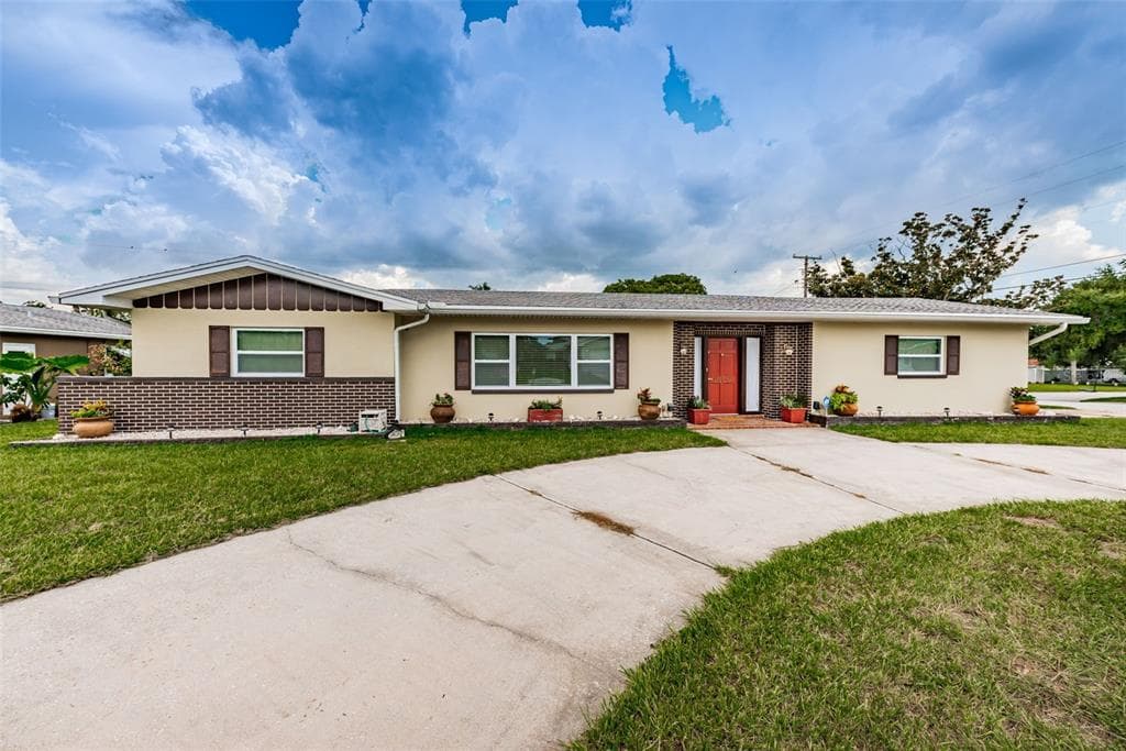 2109 COLLEGE DRIVE CLEARWATER, FL 33764