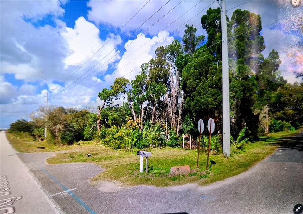 9910 OLD BIG BEND ROAD GIBSONTON, FL 33534