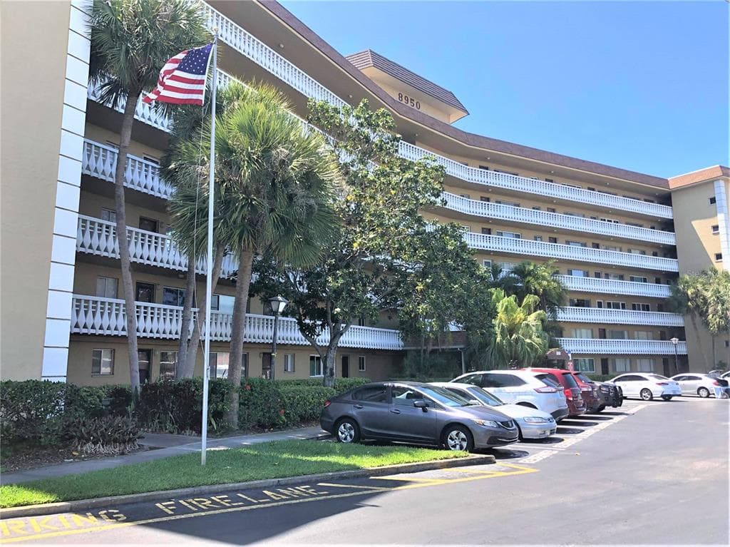 8950 PARK BOULEVARD UNIT 507 SEMINOLE, FL 33777