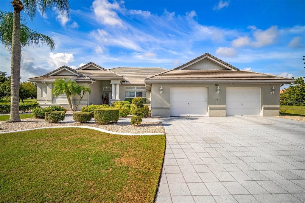 2207 WESTMINSTER MANOR LANE
