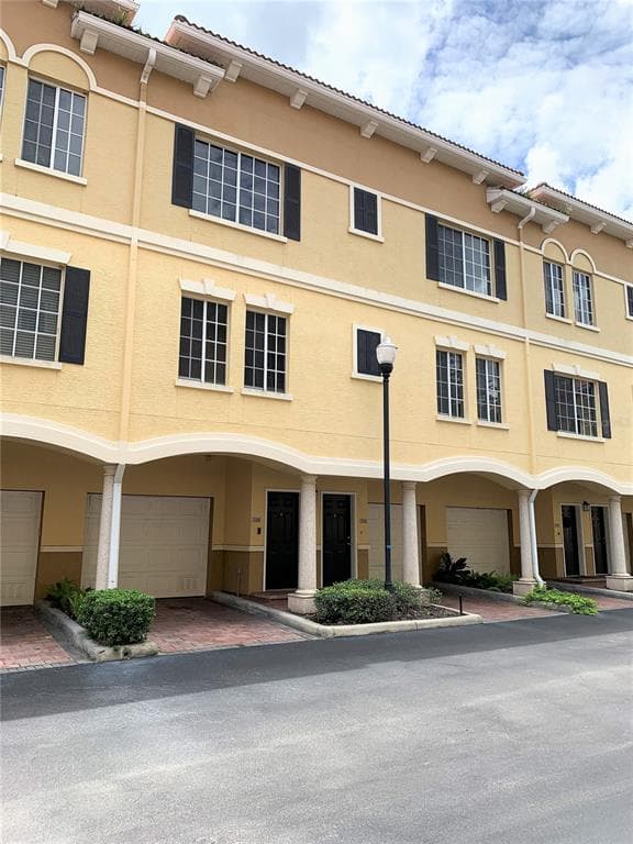 5208 HAMPTON BEACH PLACE TAMPA, FL 33609