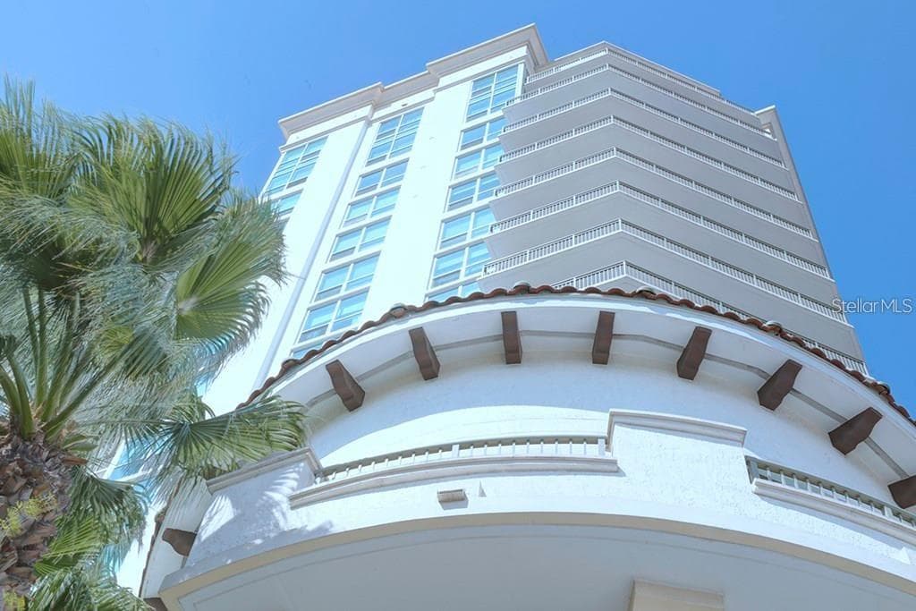 450 KNIGHTS RUN AVENUE UNIT 102 TAMPA, FL 33602