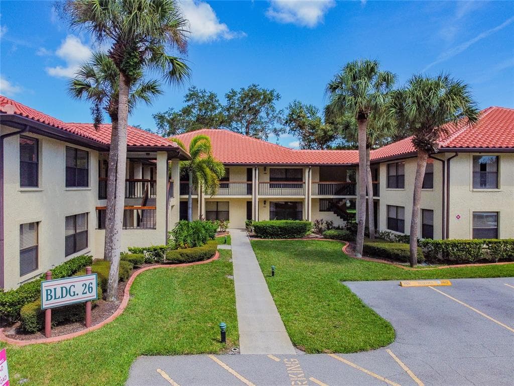 2605 HAMMOCK COURT UNIT 2605 CLEARWATER, FL 33761