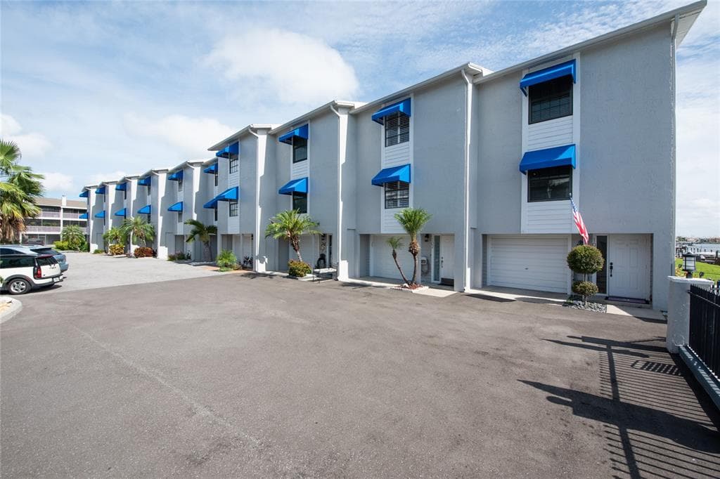 745 PINELLAS BAYWAY S UNIT 102 TIERRA VERDE, FL 33715