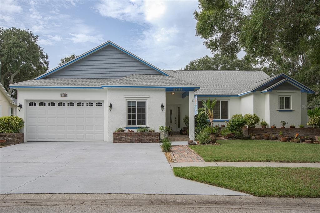 9176 CYPRESS TRAIL