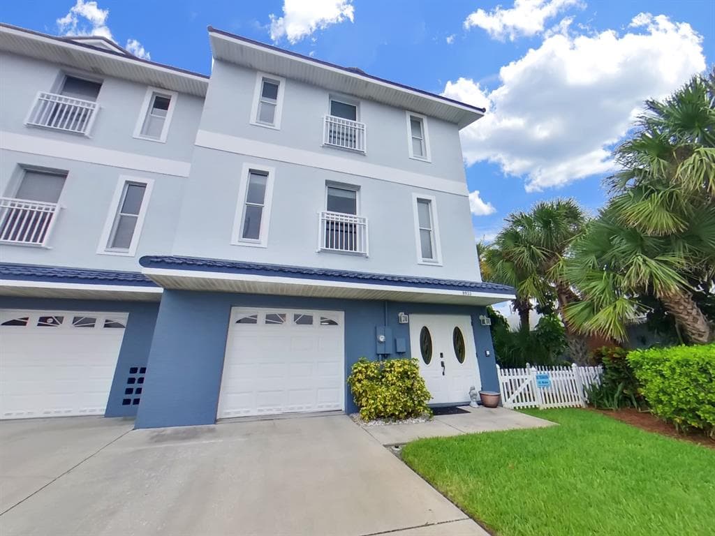 9933 GULF BOULEVARD TREASURE ISLAND, FL 33706