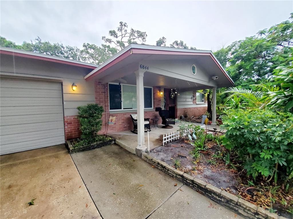 6844 17TH STREET S ST PETERSBURG, FL 33712