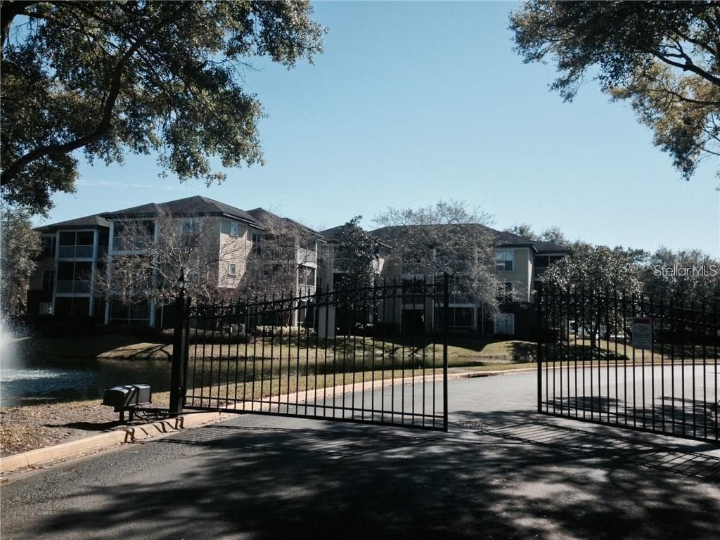 10028 STRAFFORD OAK COURT UNIT 705 TAMPA, FL 33624