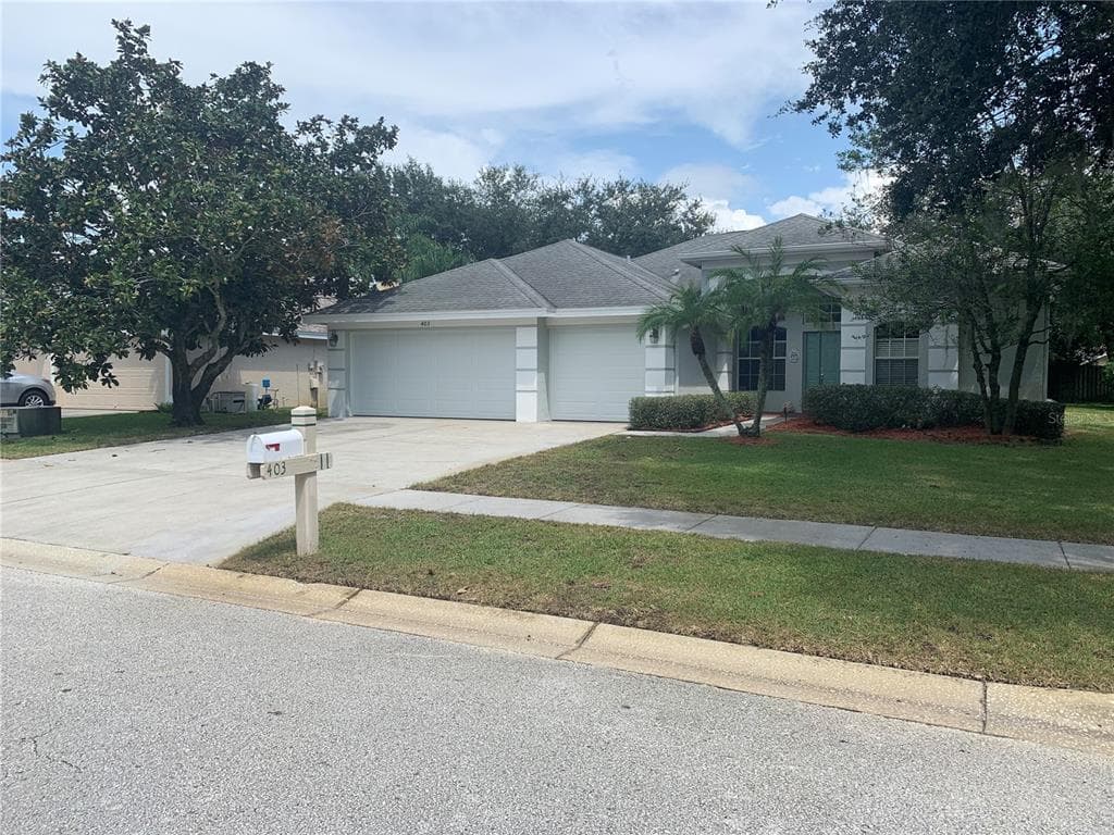 403 CARRIAGE HOUSE LANE