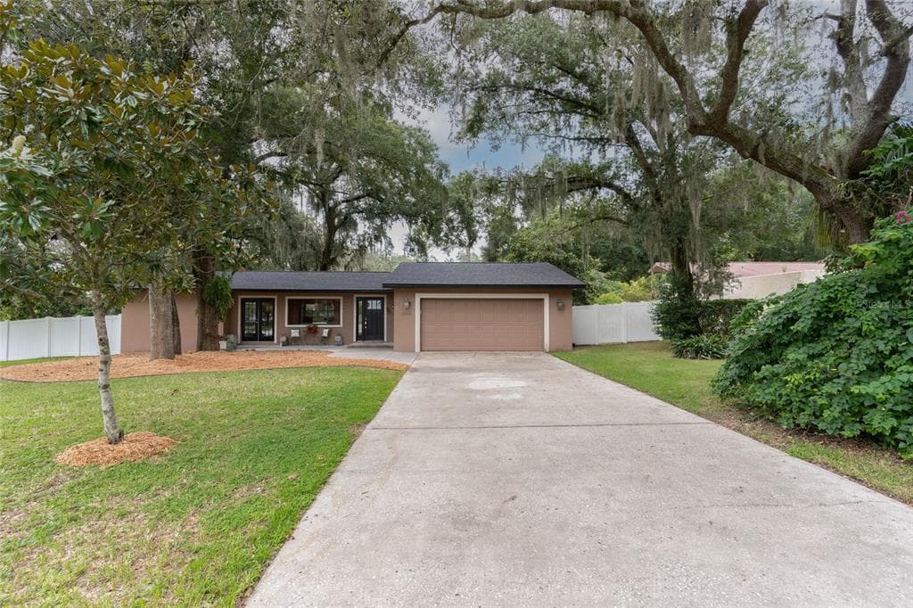 6613 WHITEWAY DRIVE