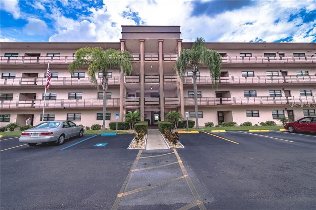 5980 80TH STREET N UNIT 201 ST PETERSBURG, FL 33709